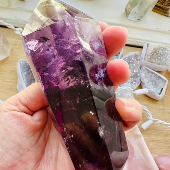 Amethyst Crystal Vogel. Large. Grade AAA - Picture 3 of 9